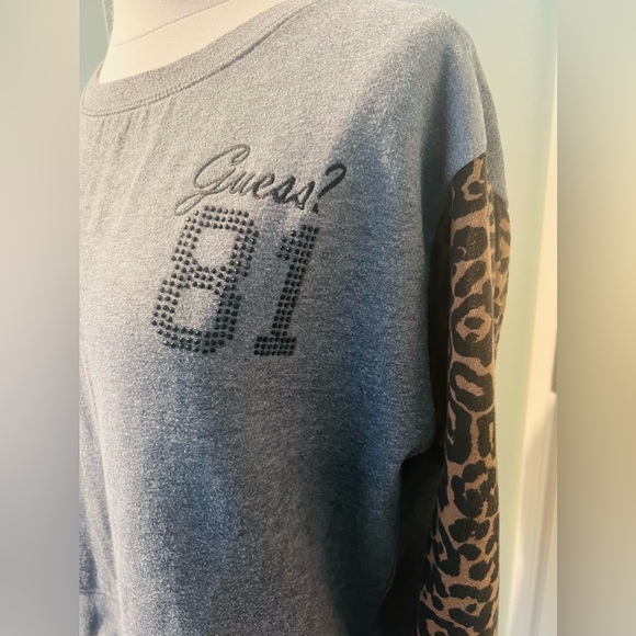 Guess Tops - Guess sweatshirt